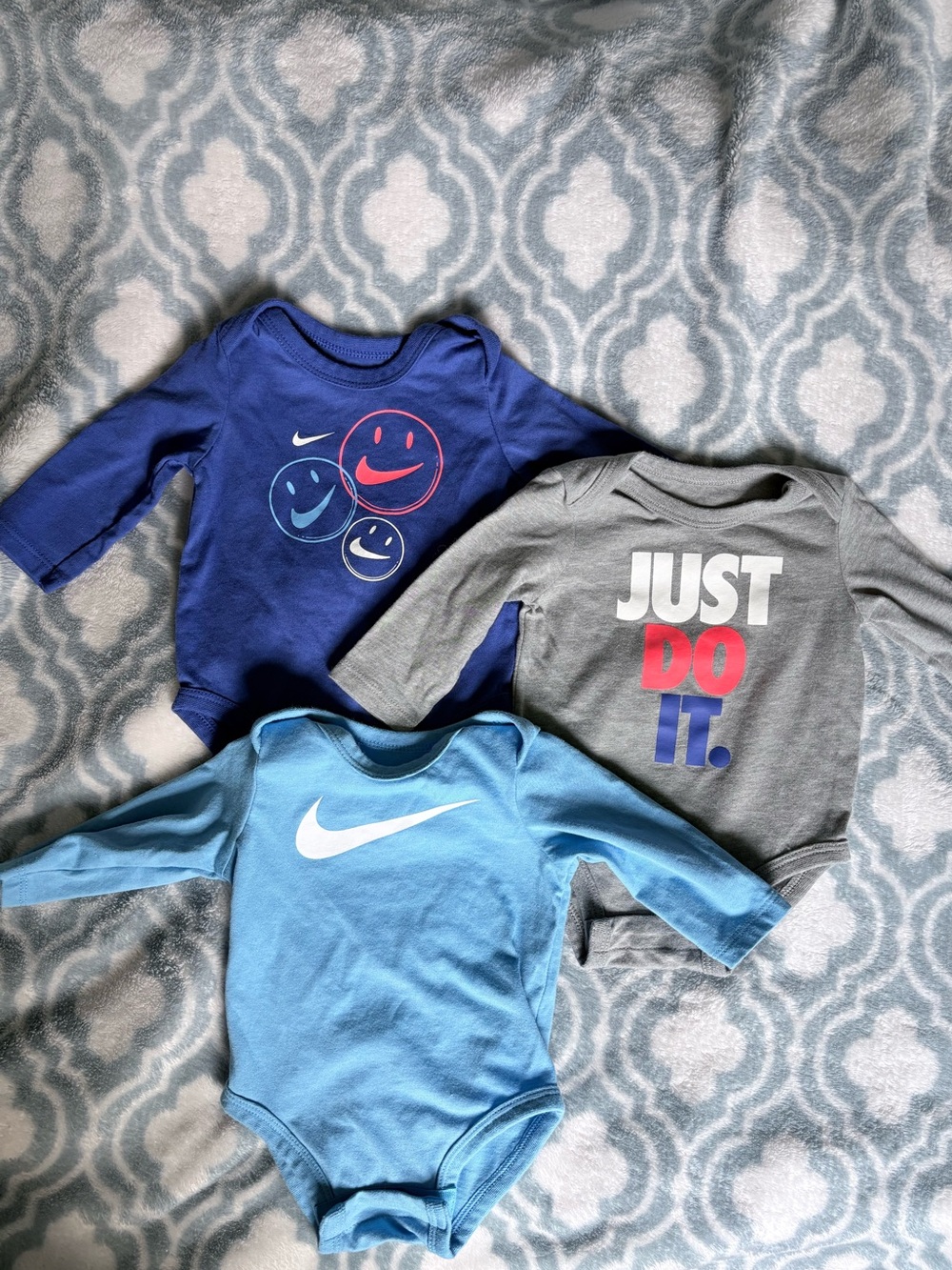 NWOT Nike Set of 3 Long Sleeve Onesies Size 3 Months